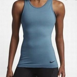Nike Pro Hypercool Sleeveless Top